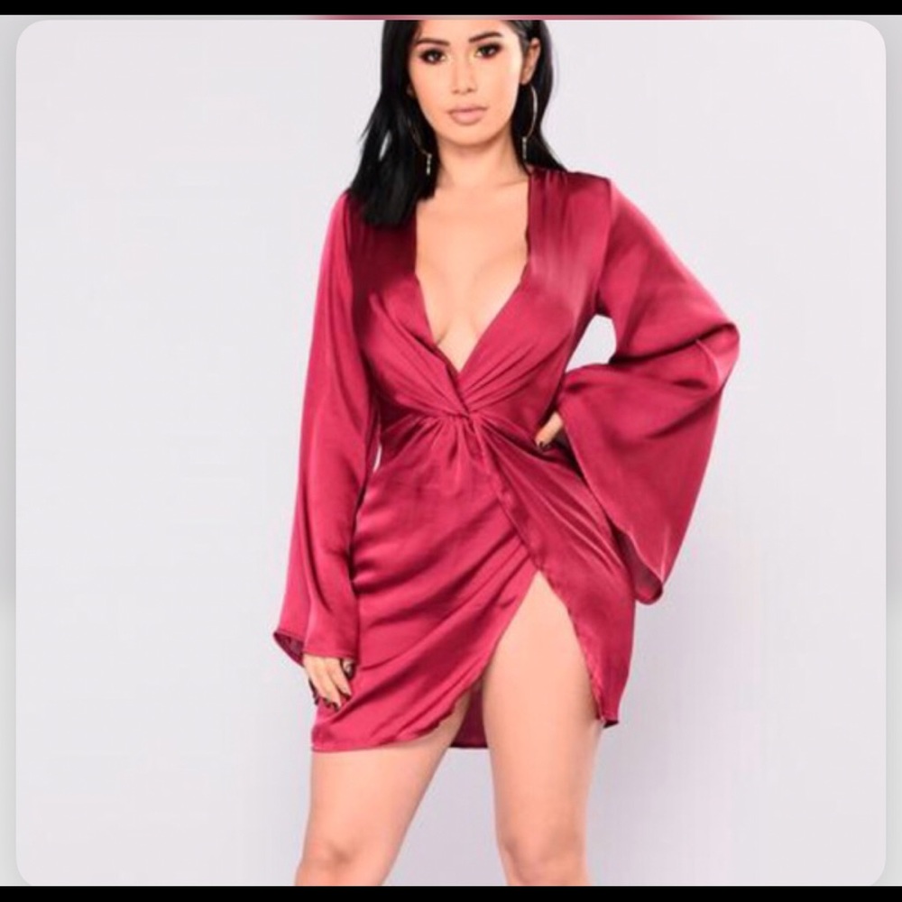 Fashion nova 🖤 sexy wine 🍷 mini dress